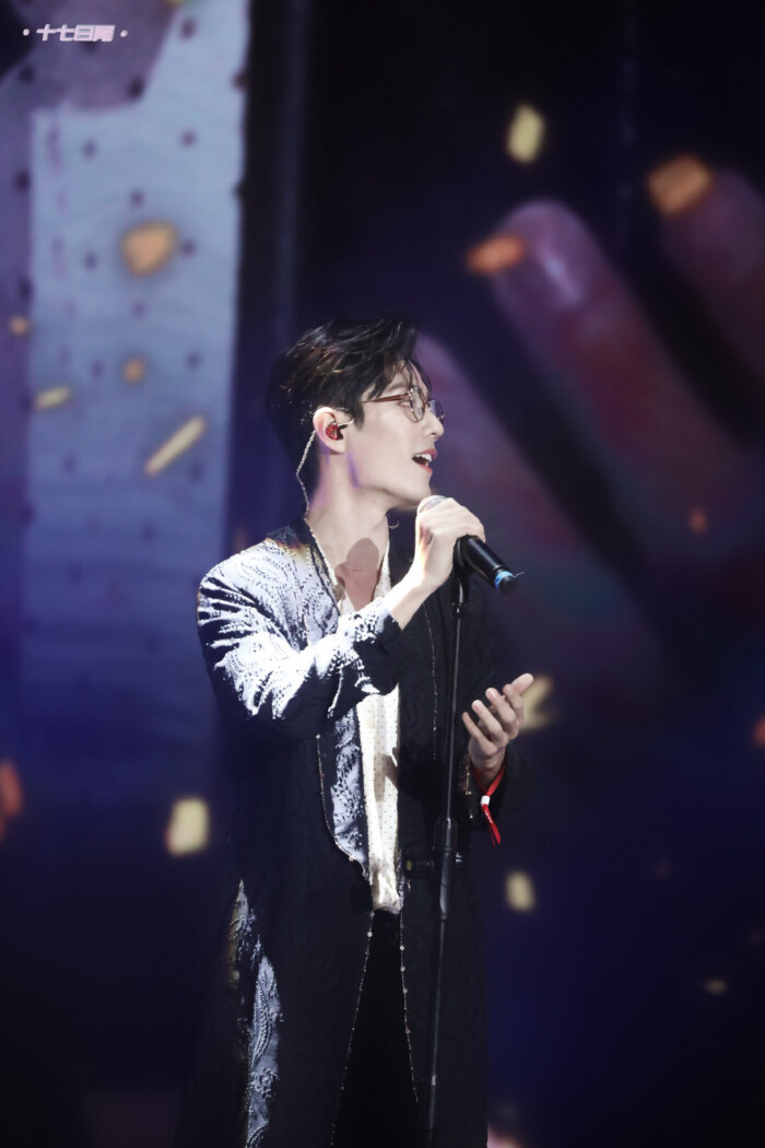 191116 芭莎明星慈善夜肖战