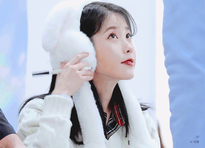 iu 李知恩