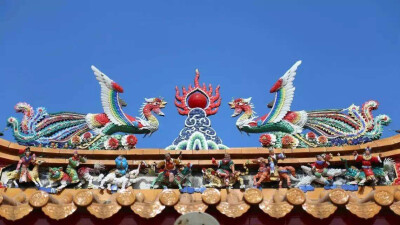 潮州嵌瓷,俗称贴饶或扣饶,是广东潮汕地区的三大传统建筑装饰艺术