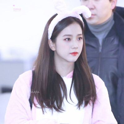 金智秀 jisoo blackpink 圣诞节 爱豆头像 crowd.卓思渝