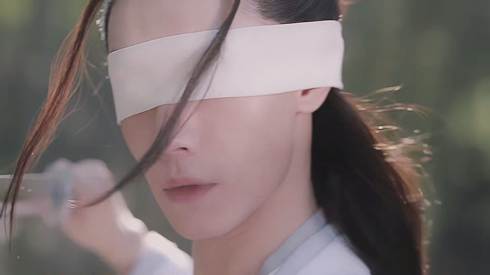 宋继扬 白衣 古风 竹林 提剑