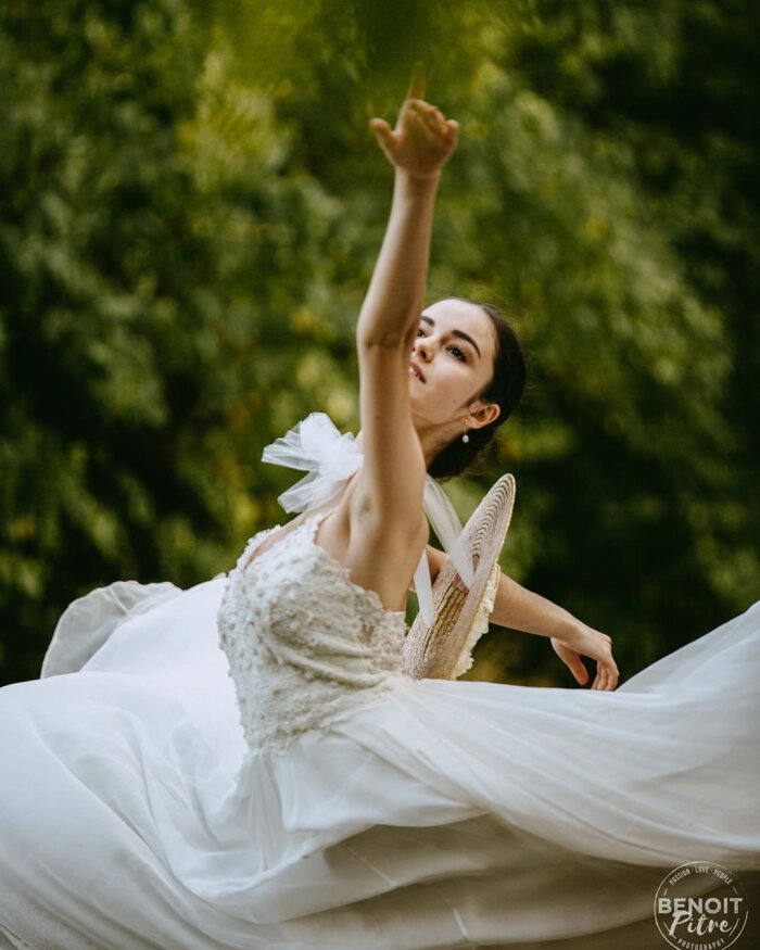 院芭蕾舞团舞者 margaux gaudy-talazac 摄影:benoit pitre 头饰:les