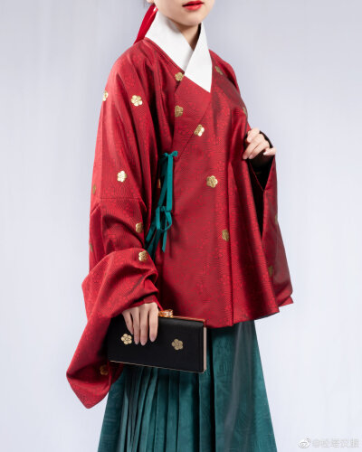 【松塔汉服】明制·流水落花织金缎交领短袄