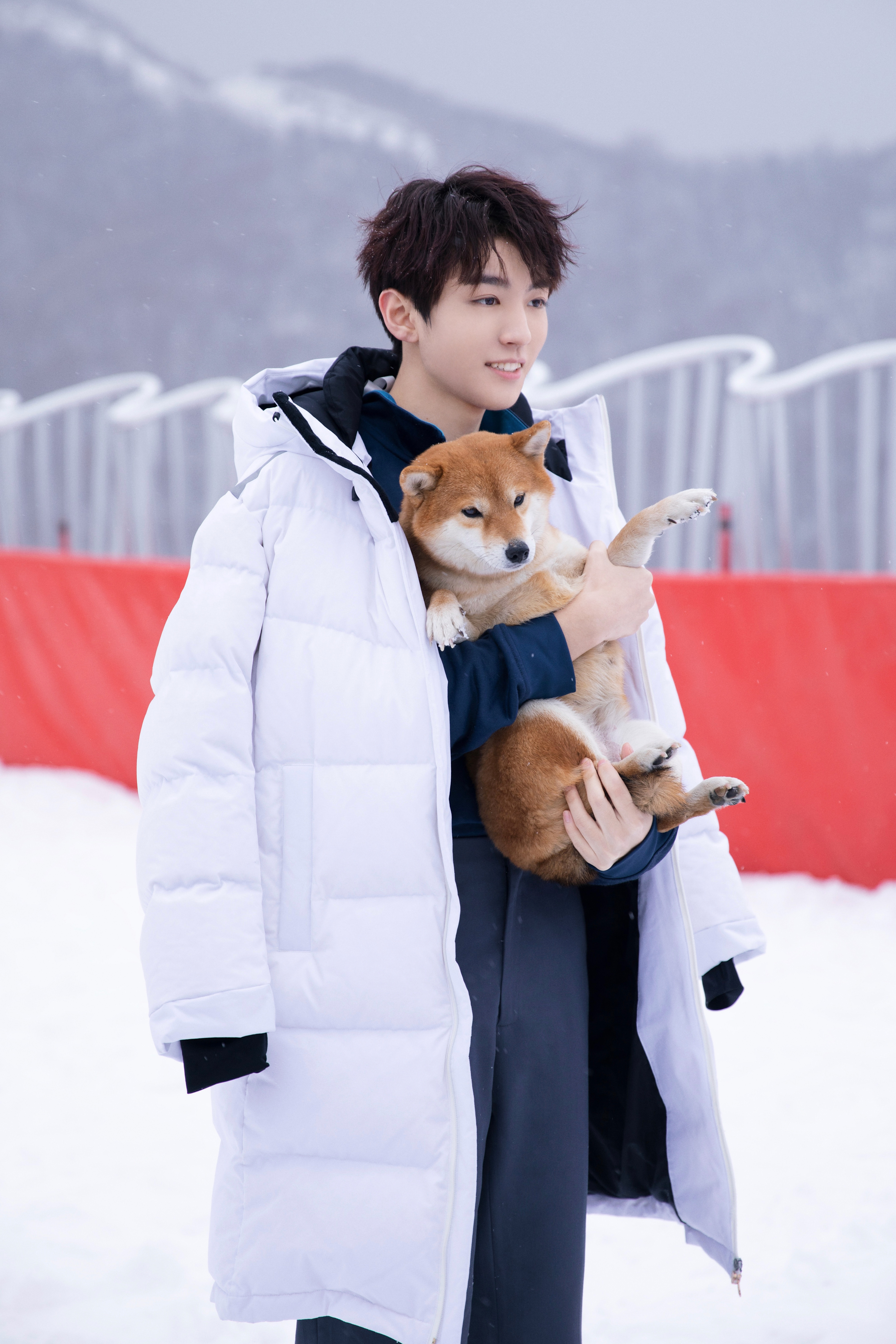 王俊凯ellemen新青年2020春季刊封面