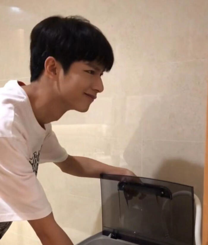 振东哥哥(ps:微博振东east)