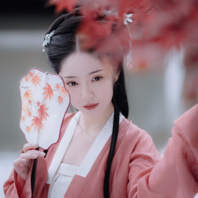 "失了江南模样,缺了长安荣光,依旧是爱你的姑娘.