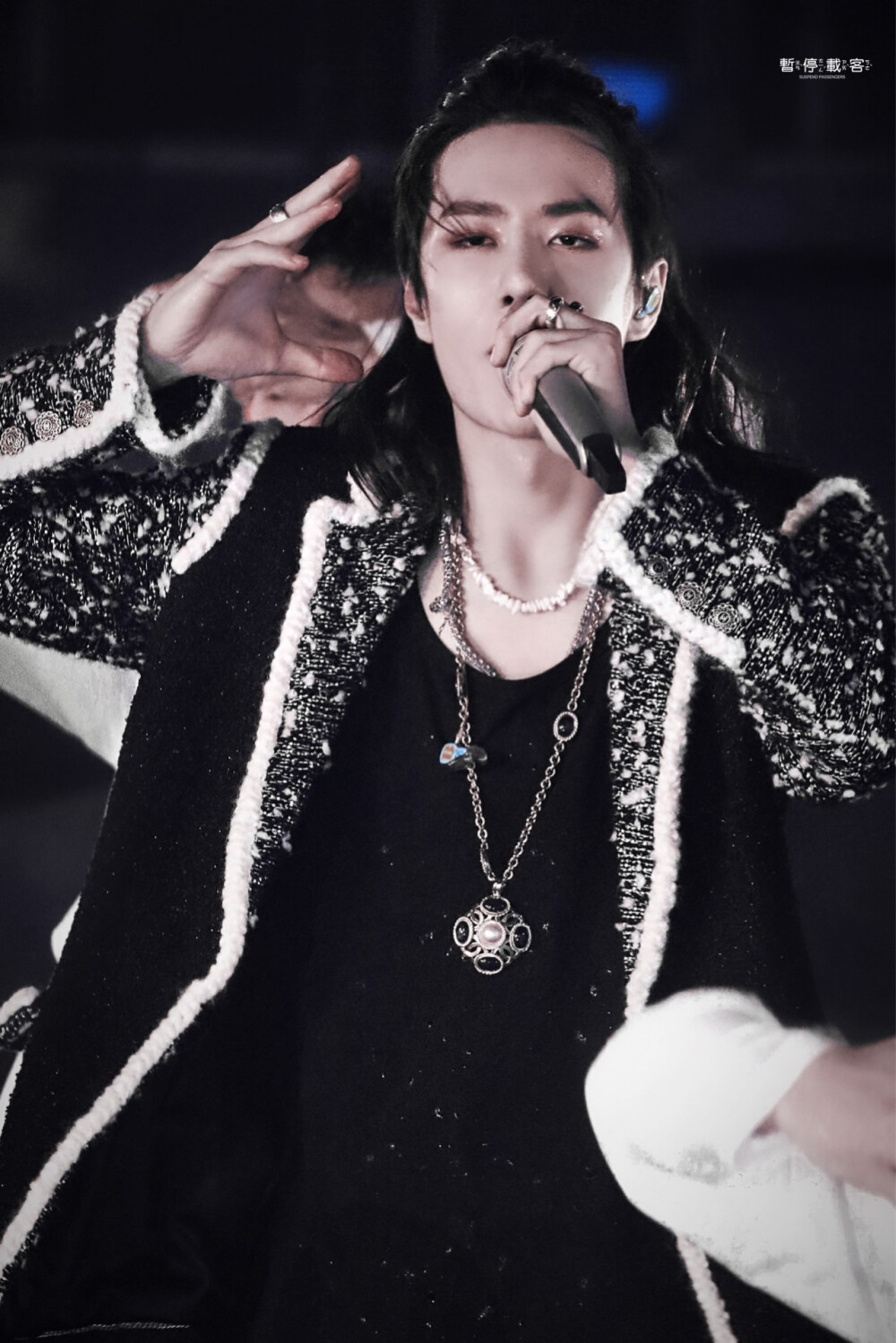 191231湖南卫视跨年晚会王一博crlogo