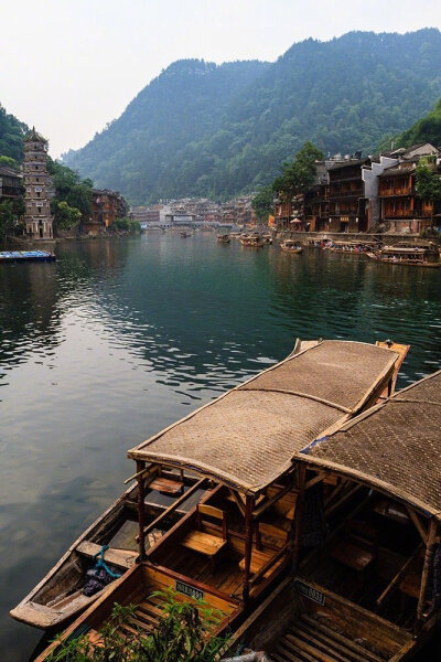 湘西凤凰古城,小桥流水人家.