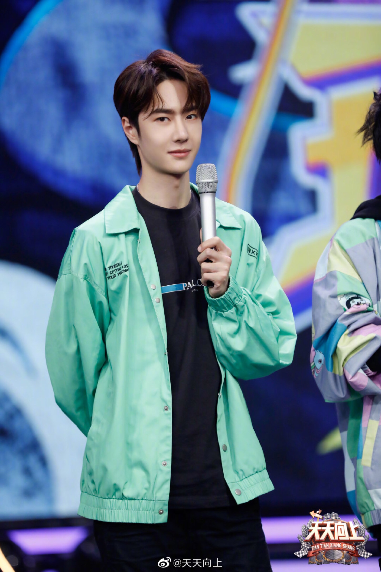 天天向上#【小剧场】#天天兄弟# 你以为@uniq-王一博 在"越琢磨乐队"
