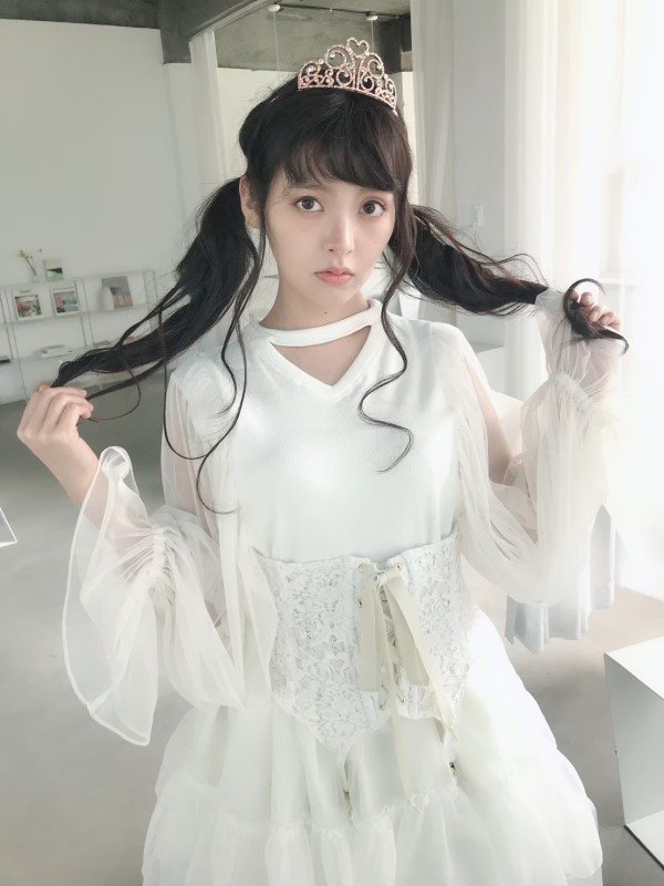 上坂堇 