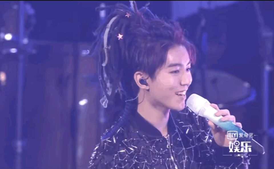 王俊凯脏辫##蔡依林王俊凯合唱# 王俊凯演唱会带来全新脏辫造型和 