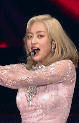 twice朴志效