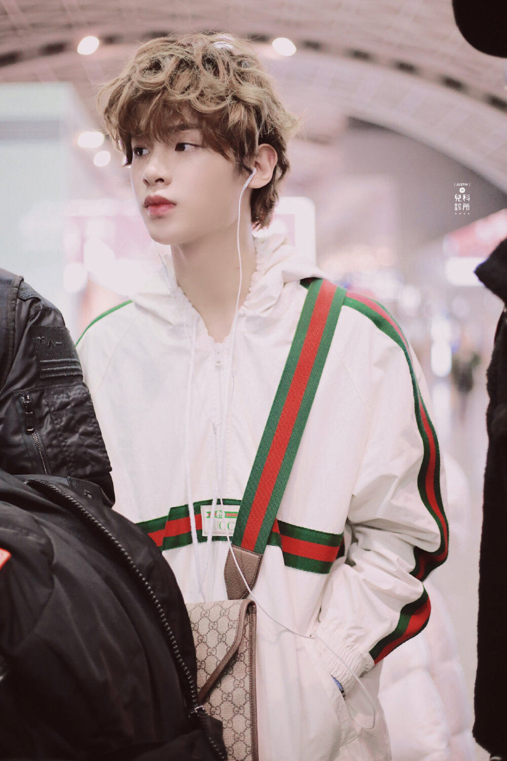 justin黄明昊 1.06 重庆飞北京