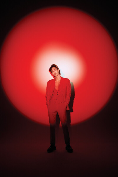 金钟仁,kai,love shot红色西装