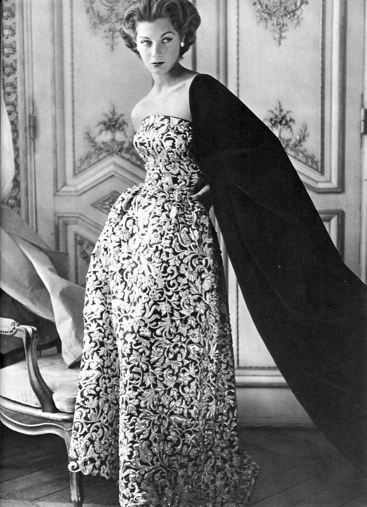 英国模特菲奥娜·坎贝尔·沃尔特,以优雅而精致的贵族风格被誉为当时