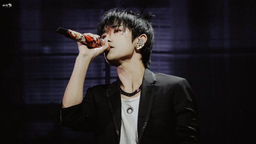 易烊千玺 2019玊尔演唱会