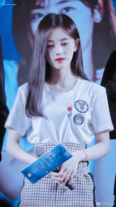 鞠婧祎 壁纸