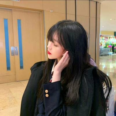 浮安"女生头像.王语童
