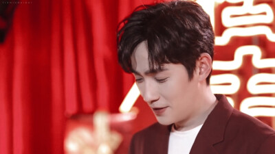 李易峰朱一龙春晚