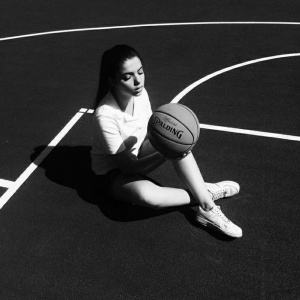 打篮球女生头像高清晰图片