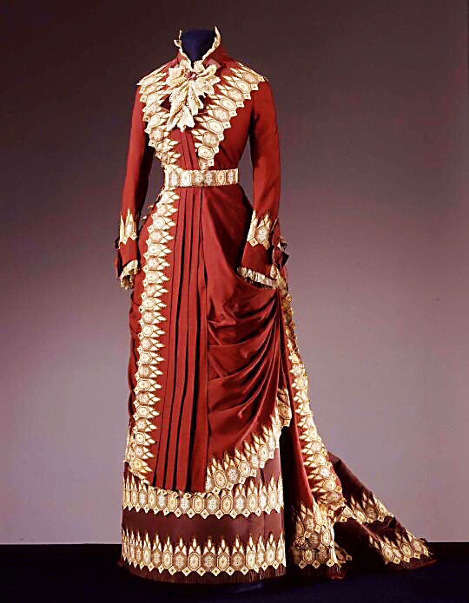 维多利亚时代裙子图片