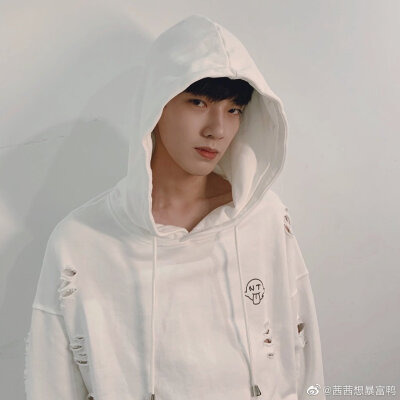 叶航成图片