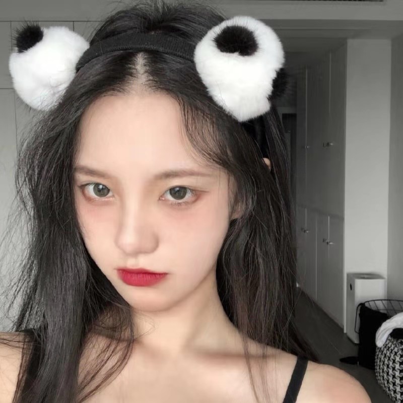 女头(月亮不睡你不睡,你是秃头小宝贝)