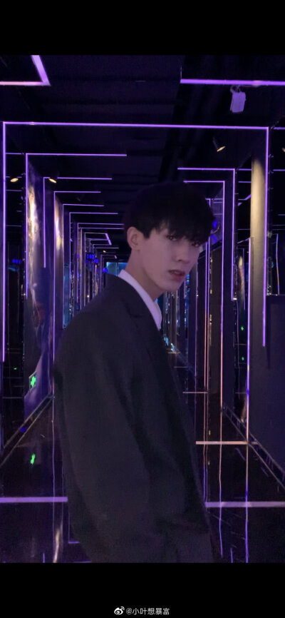 叶航成图片