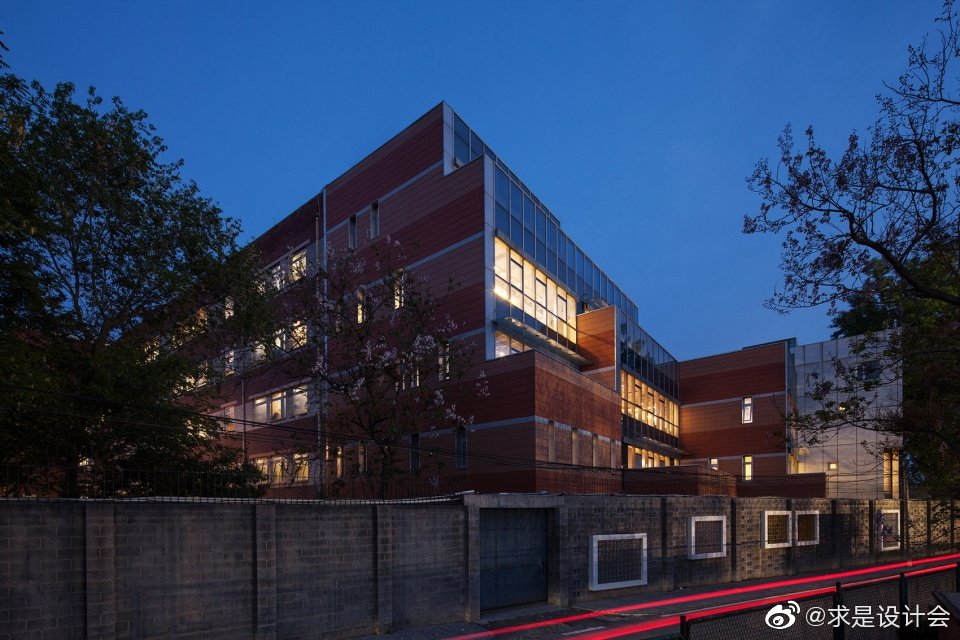 投进玻璃的阳光 – 汇佳国际学校行政办公楼改造,北京 / 都市物语