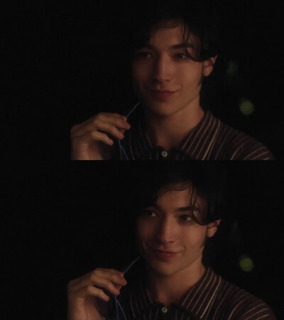 埃兹拉·米勒 ezra miller 1992-09-30 出生地: 美国,新泽西州