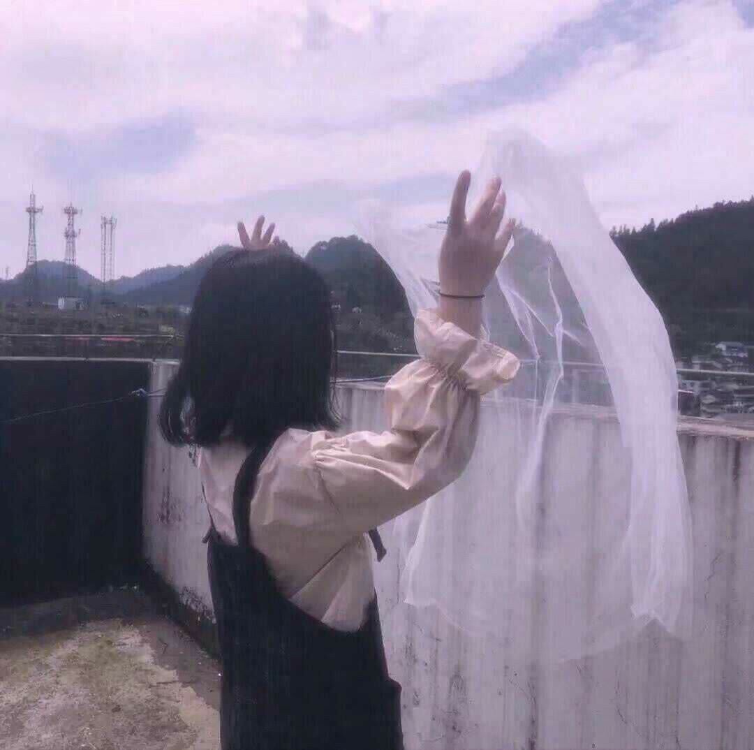 女生真人头像错过了落日余晖还会有满天星辰. bymoon柚夏