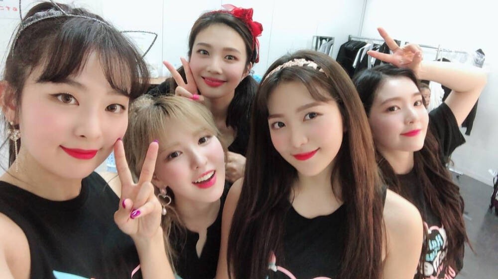 redvelvet金艺琳,redvelvet团体图片 180522 redvelvet ins更新 演唱会金艺琳yeri
