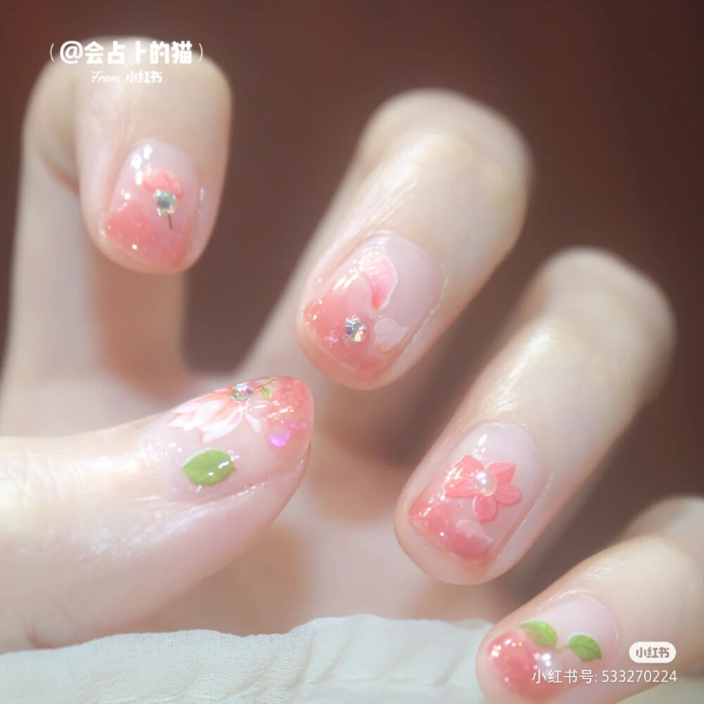 樱花色美甲