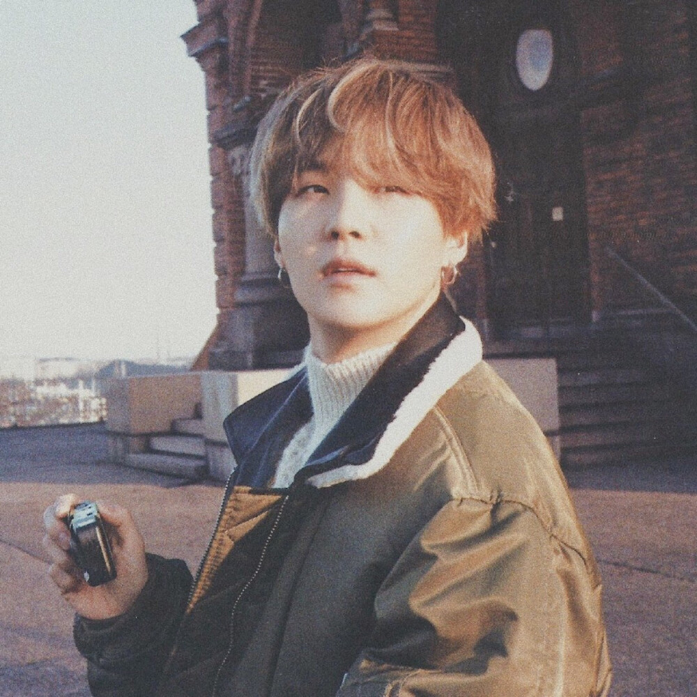 闵玧其suga