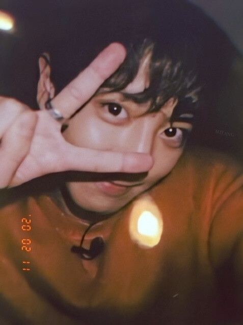 2002虎牙直播二期 拍立得修图朴灿烈