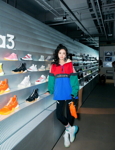 2019杨幂私服/晚礼服/穿搭/生图 明星花旦街拍高清无水印壁纸