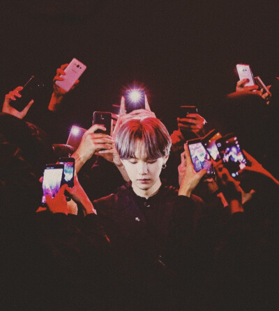 闵玧其suga:seesaw