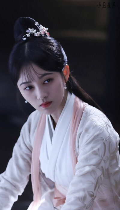 鞠婧祎古装九宫格