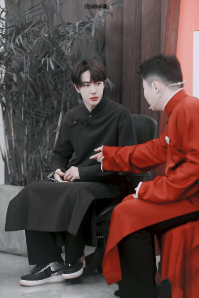 王一博|天天向上 cr.博的酷盖一笑