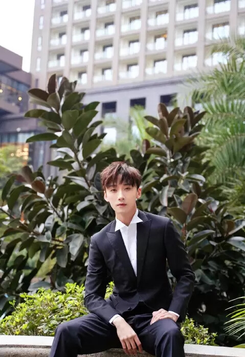 李泊文 