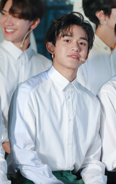 威神v黄旭熙lucas