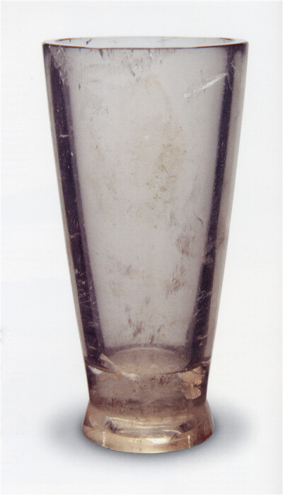 战国水晶杯为战国晚期水晶器皿,于1990年出土于杭州市半山镇石塘村,现