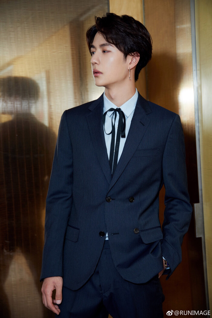 兴趣部落 心赏之夜王一博