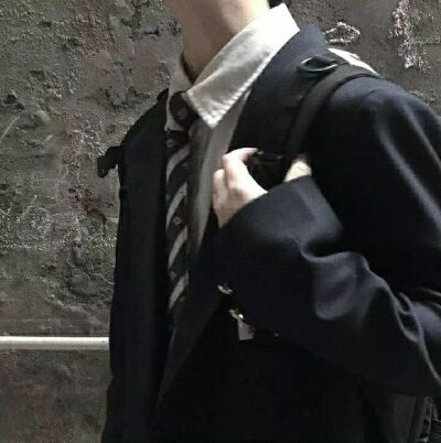 今日份推送男头男生头像 部位手控微丧