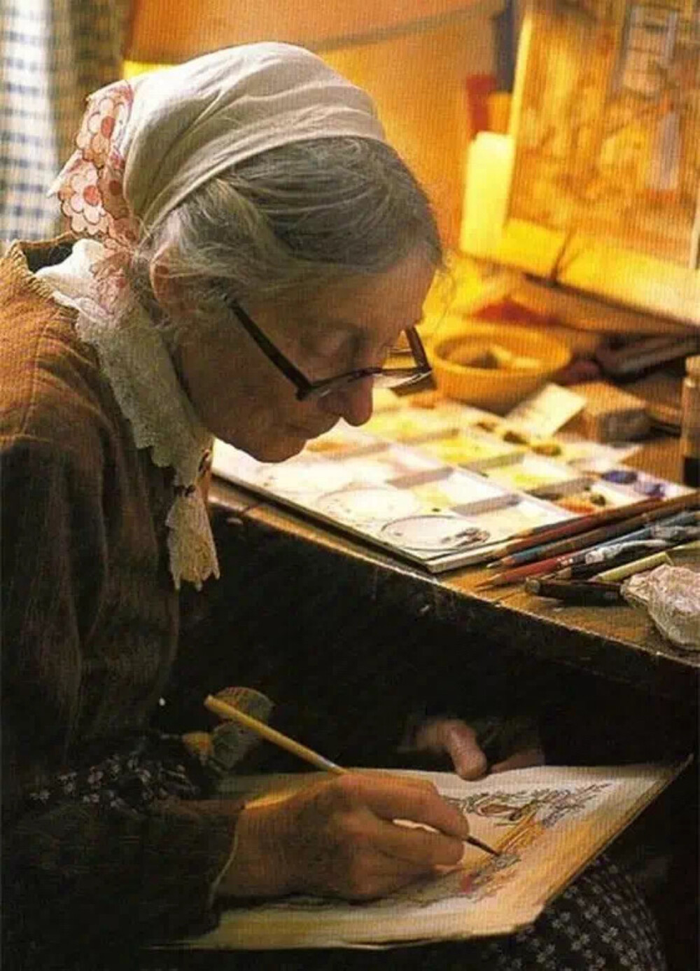 塔莎奶奶一生致力于儿童插画,创作了80余册绘画作品,获得了美国最具