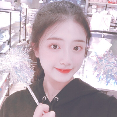 胡馨尹头像//染九儿