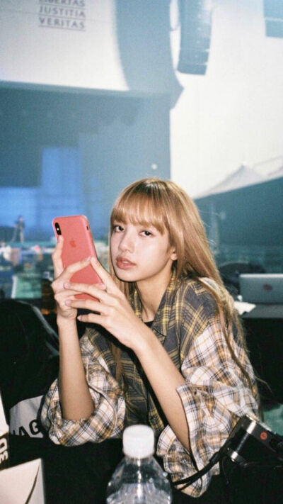 black pink lisa头像