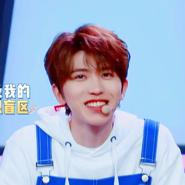 蔡徐坤头像抱图须d 二转注cr:宋潇筱蓝光还那么高糊也是服了