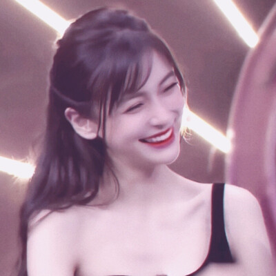 杨颖自调滤镜头像