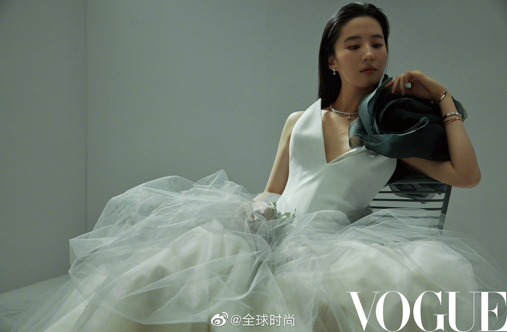 刘亦菲壁纸1920*1080,刘亦菲电脑超清壁纸 刘亦菲vogue首封# 刘亦菲登《vogue》四月刊封面,继好莱坞顶级娱乐